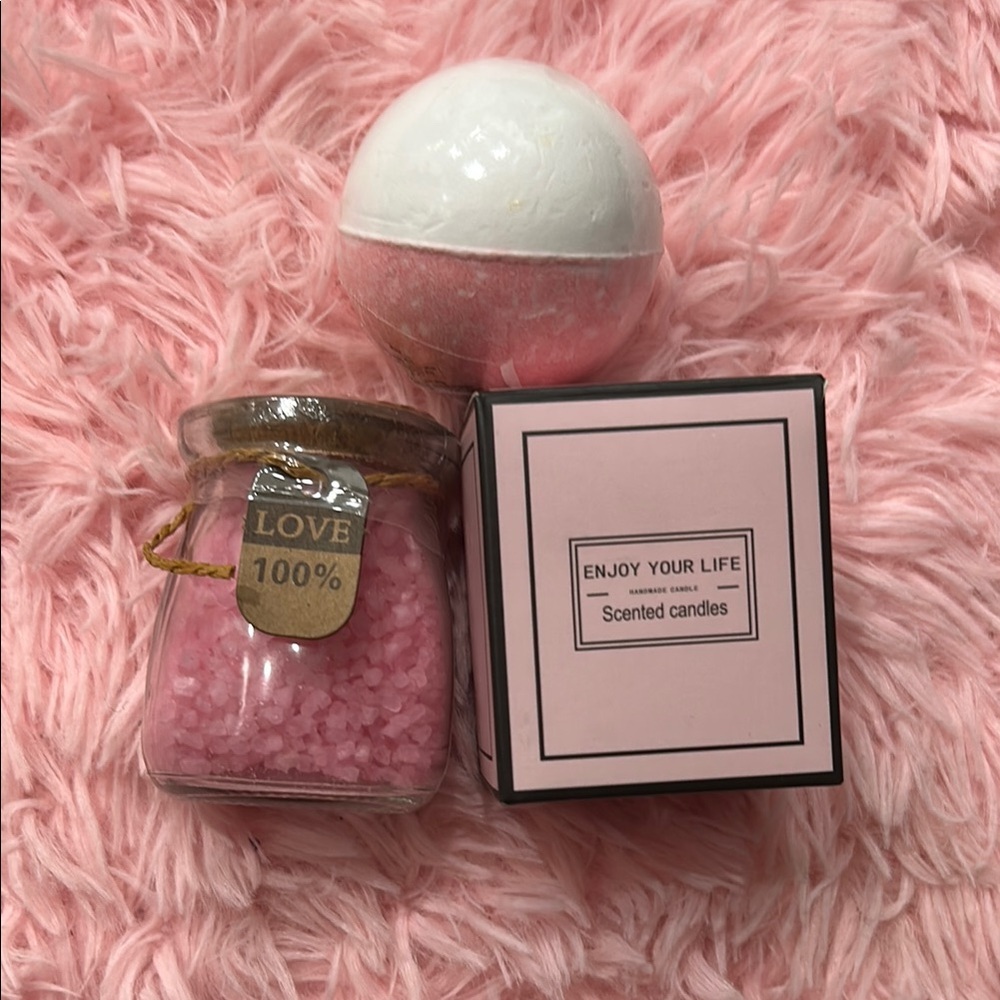 Pink Bath Bomb and Scented Candle Gift Set NEW